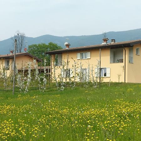 Cascina Legnago Bilocale A 6 Chilometri Da Salo' Apartment Villanuova sul clisi Exterior photo